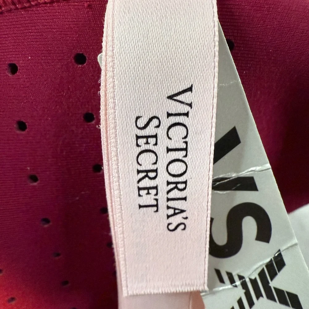 Victoria’s Secret Sport Bra 38D Front Zip High Support NWT Red